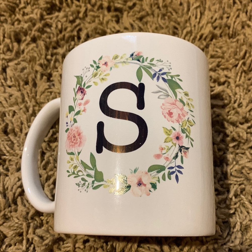 5/$25❗️Floral Initial “S” Mug new